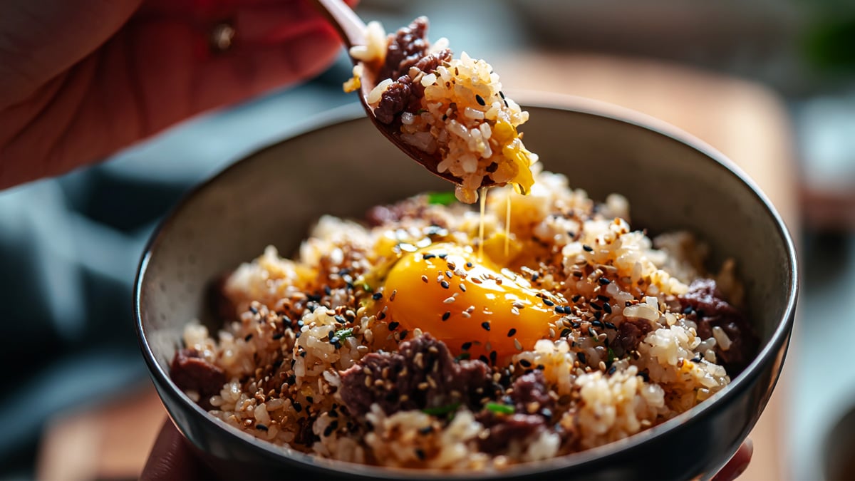 “이렇게 맛있어도 되나?” 입맛 없을 때 간단하게 먹을 수 있는 3분 장조림 버터밥 레시피