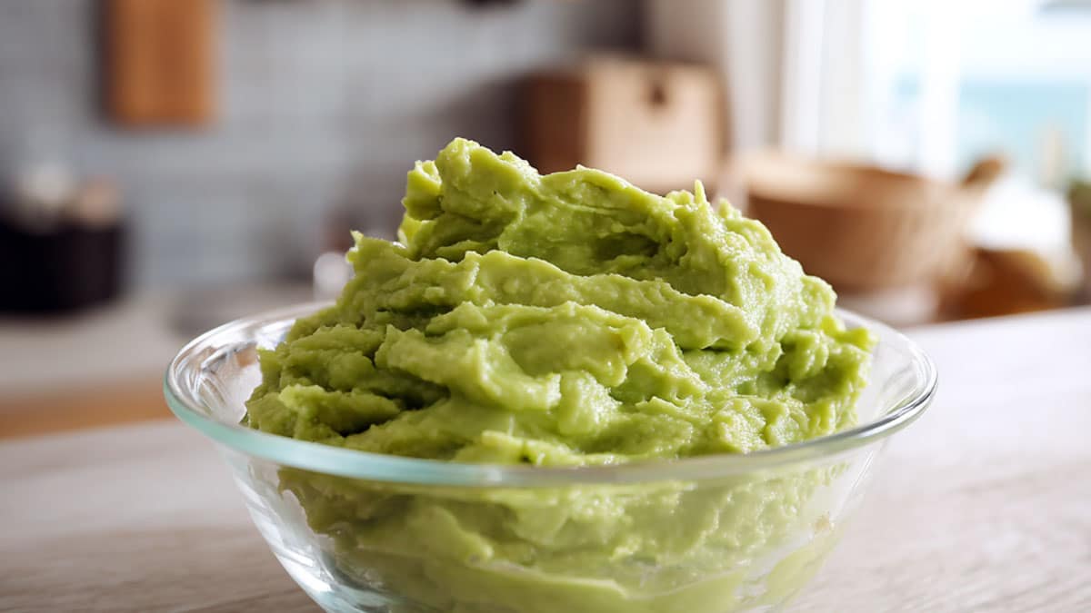 얼리면 훨씬 더 맛있어진다는 ‘이 과일’, 여름철에 생으로 먹기엔 아깝습니다