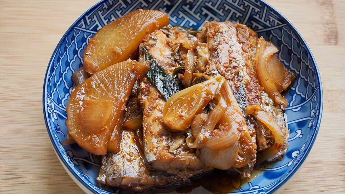이 순서 하나로 맛이 뒤집힌다…양념이 배는 순간이 달라지는 갈치조림의 핵심