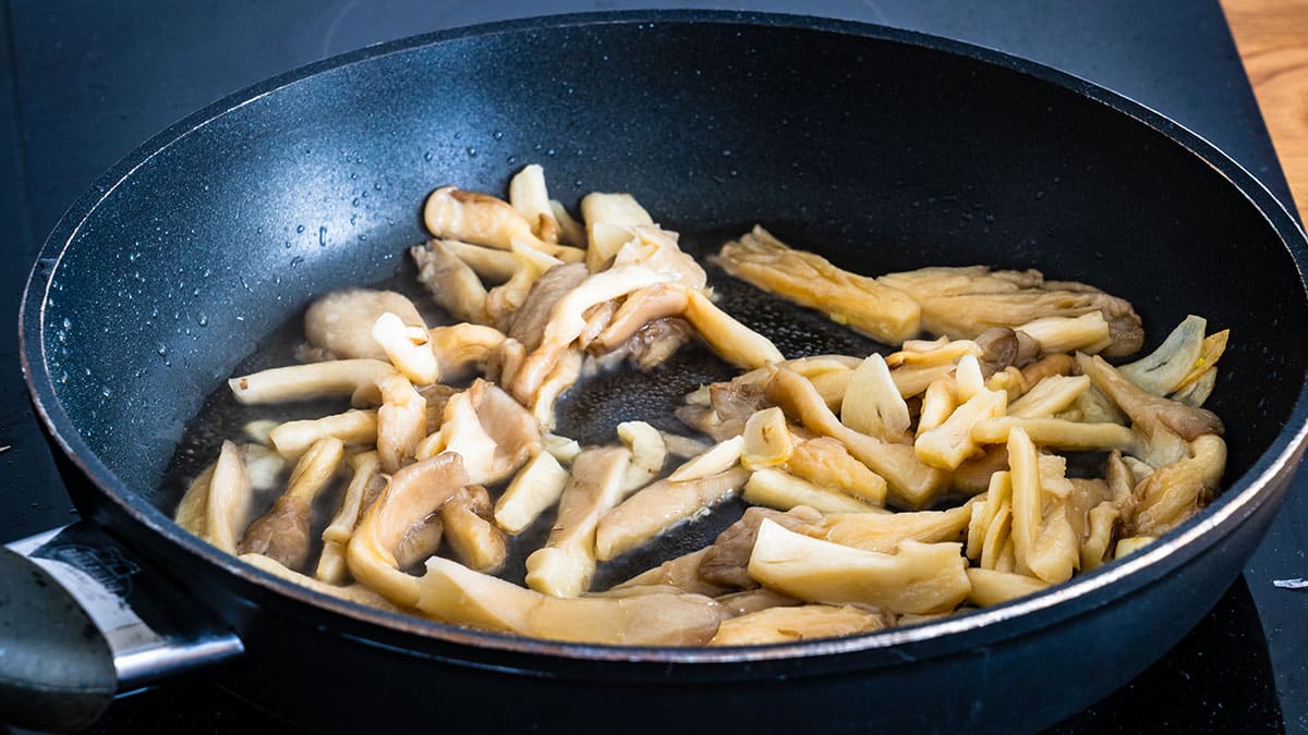 느타리버섯 볶음