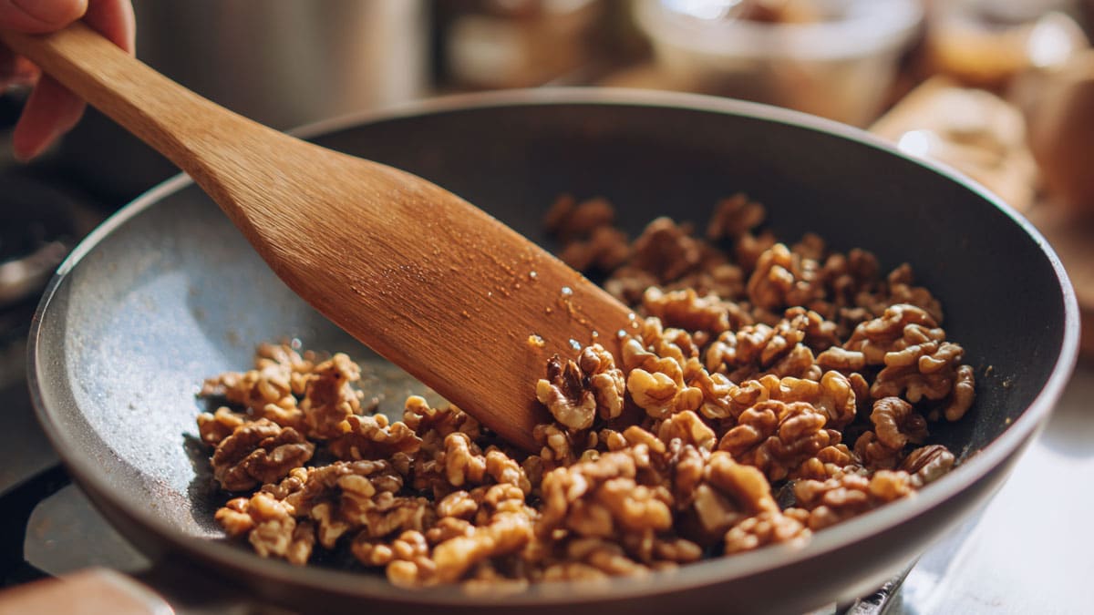 볶은 호두 볶은 호두