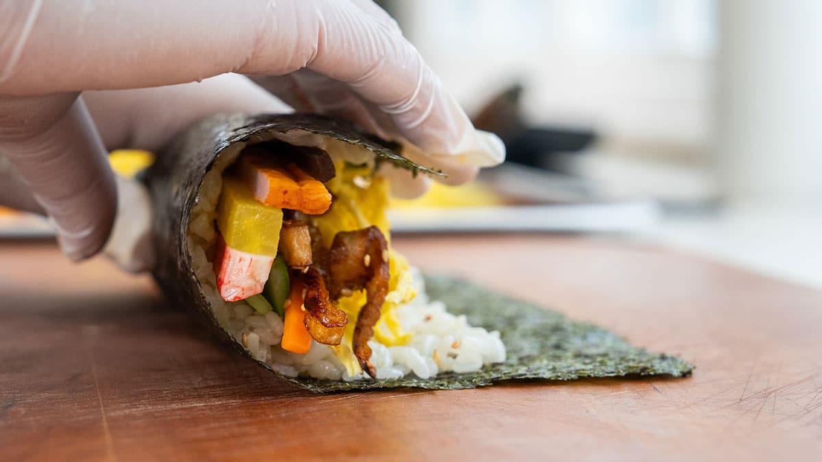 나름 골고루 들어있는데…한 줄에 600kcal인 이유가 의외로 ‘이것’ 때문이었다