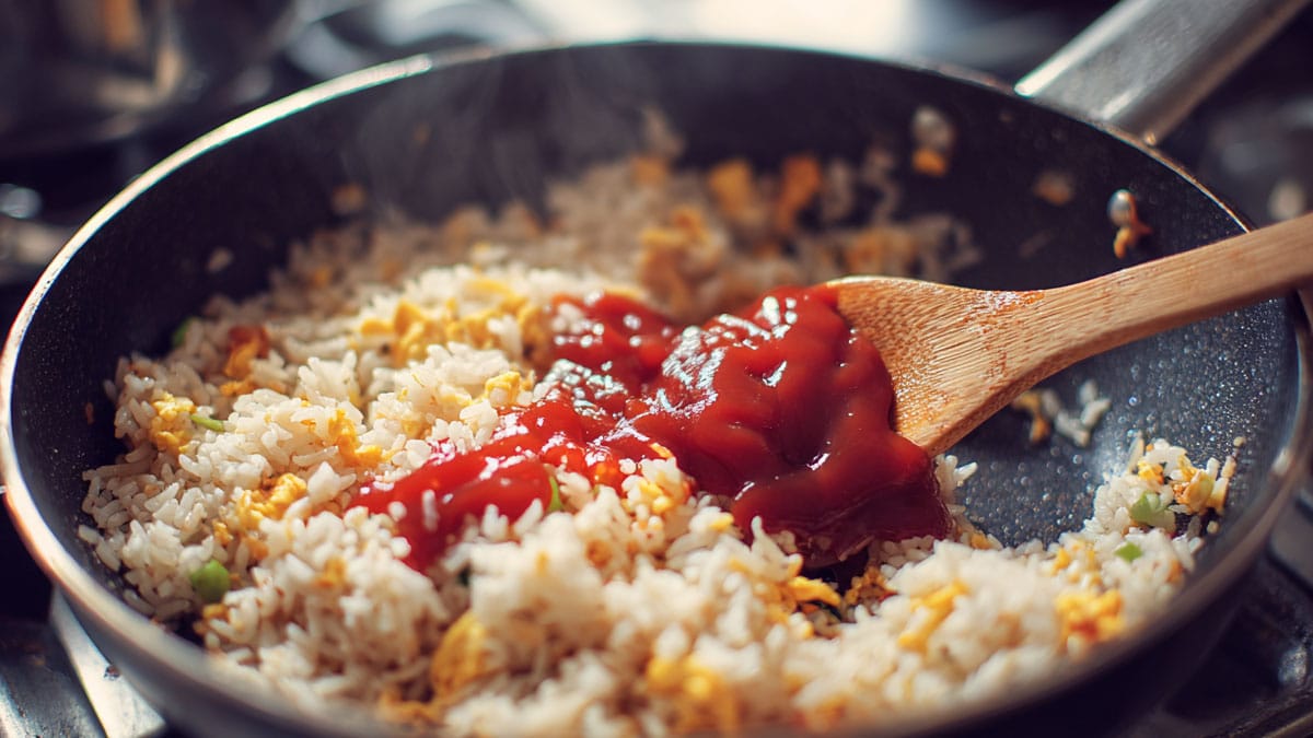 볶음밥에 넣은 케첩