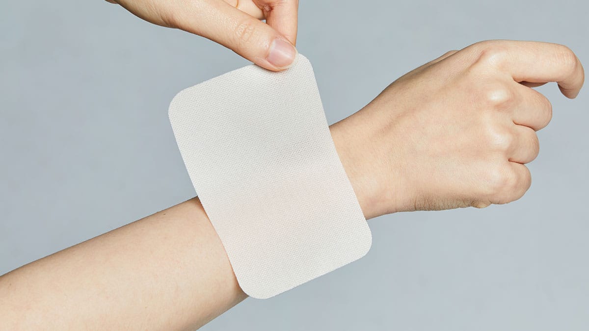팔에 붙이는 파스 팔에 붙이는 파스