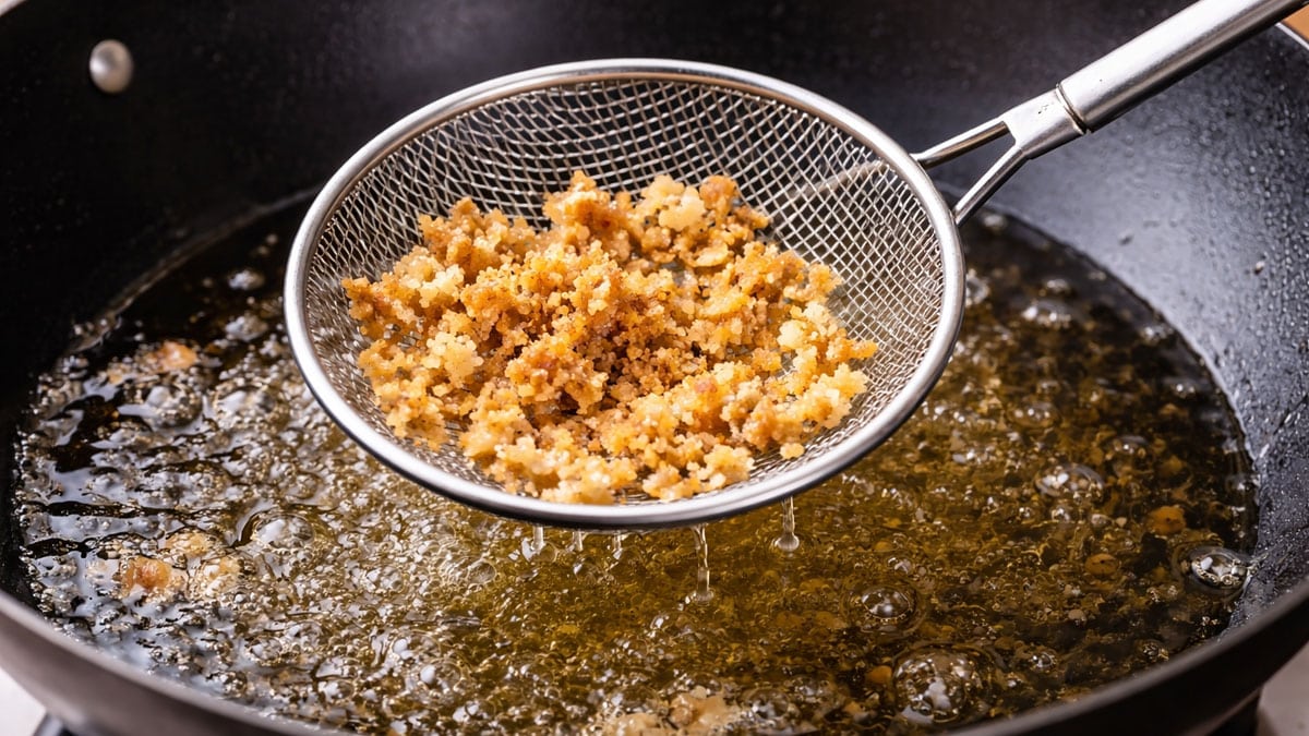 튀김 요리 후 절대 버리지 마세요…’이렇게’ 하면 5번 재사용 가능합니다