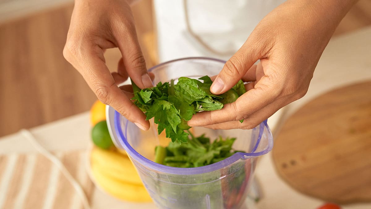 제발 이렇게만 먹지 마세요…잘못 조리하면 영양 손실 90%라는 ‘잎채소’