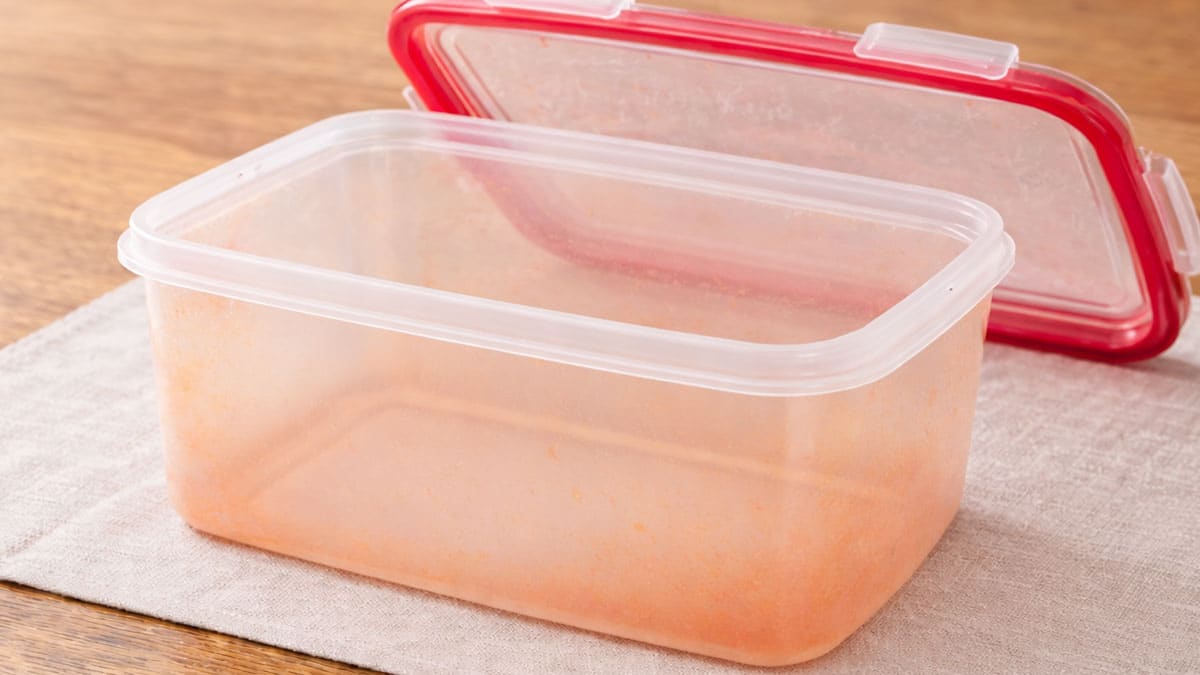 아무리 씻어도 안 없어지던 김치 냄새…집에 있는 ‘이것들’ 3:1로 섞으면 냄새 뿌리째 뽑힙니다