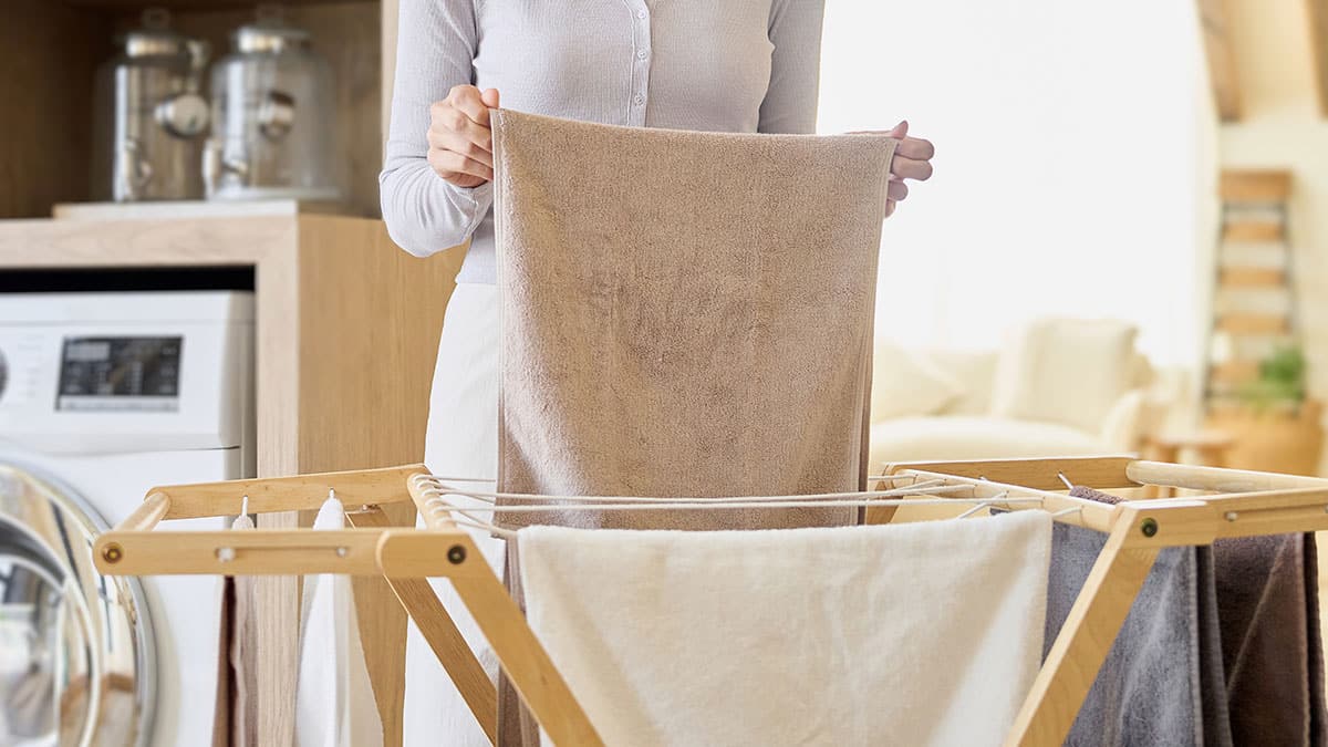 세탁 잘했는데도 ‘걸레 냄새’ 난다면… 겨울 빨래 ‘이렇게’ 관리 해야 합니다