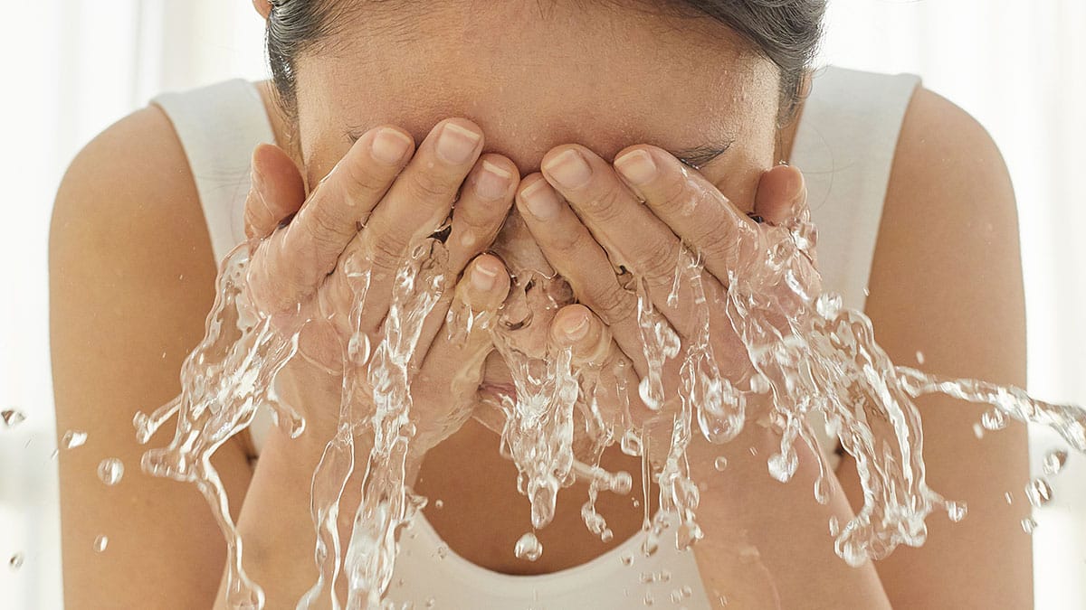 세안도 노화 원인?… 보톡스도 소용 없는 ‘피부 노화’ 만드는 생활 습관