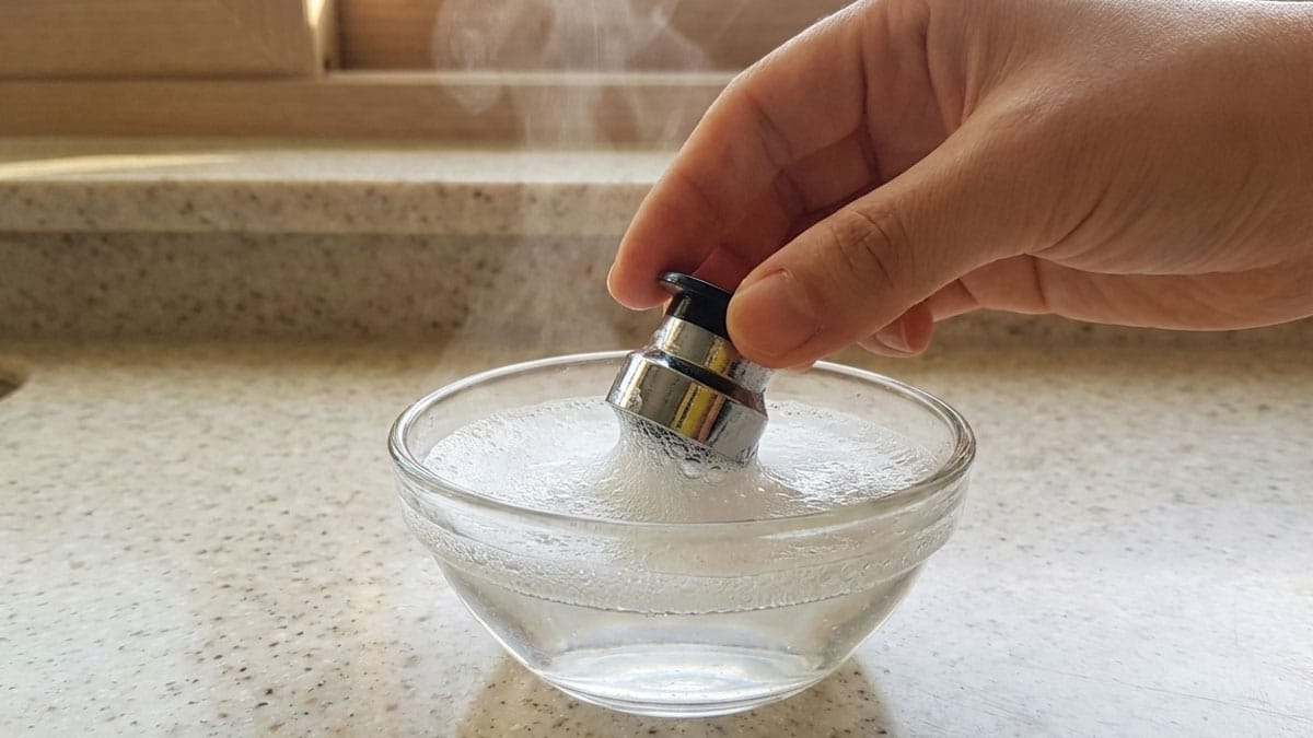 전기밥솥 배출구 세척