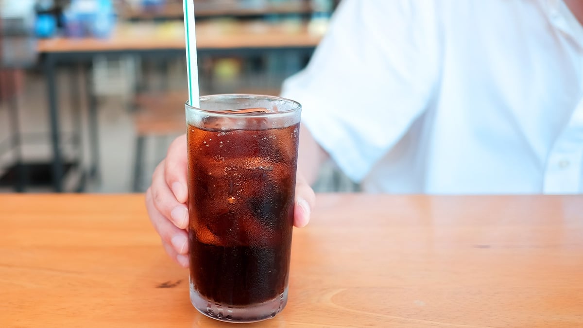 매일 마시면 건강에 안 좋은 거 아니었나?…치매 위험 절반으로 줄인다는 ‘의외의 음료’