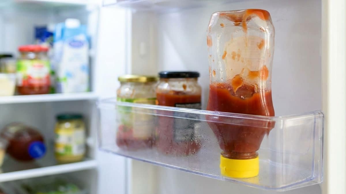 유통기한 지난 케첩 버리지 마세요…’이렇게’ 사용하면 기름때 싹 녹습니다