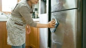 냉장고 얼룩 제거 방법