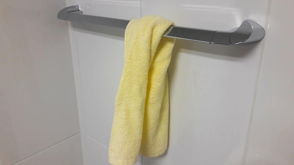 수건 세탁할 때 ‘이 세제’ 넣지 마세요…쉰내 반복시키는 숨은 범인입니다