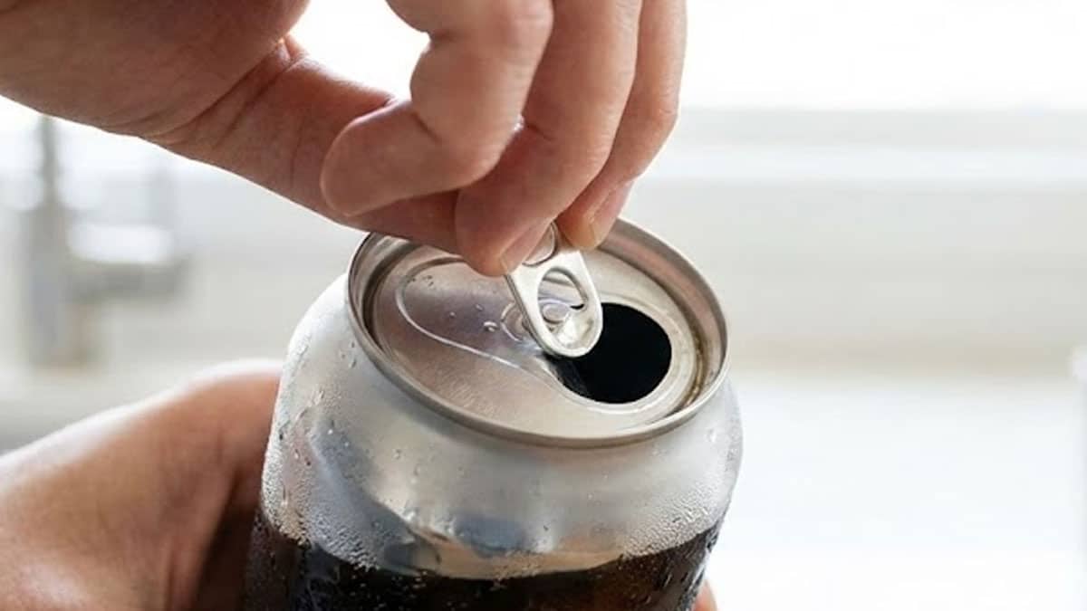 다 마신 캔 음료 버리지 마세요…’이렇게’ 사용하면 옷장 수납공간 2배 늘어납니다