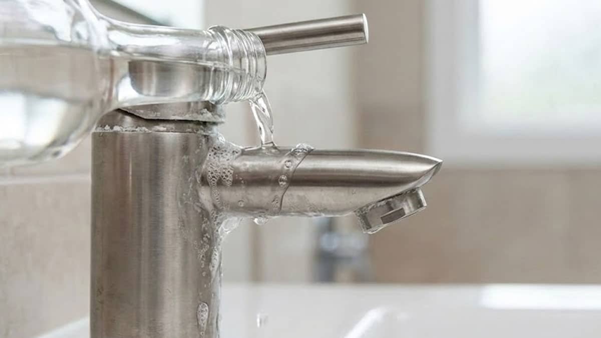 요리에만 쓰던 ‘이 재료’ 욕실에 뿌려보세요…물때·악취·잡내까지 4가지 한 번에 해결됩니다