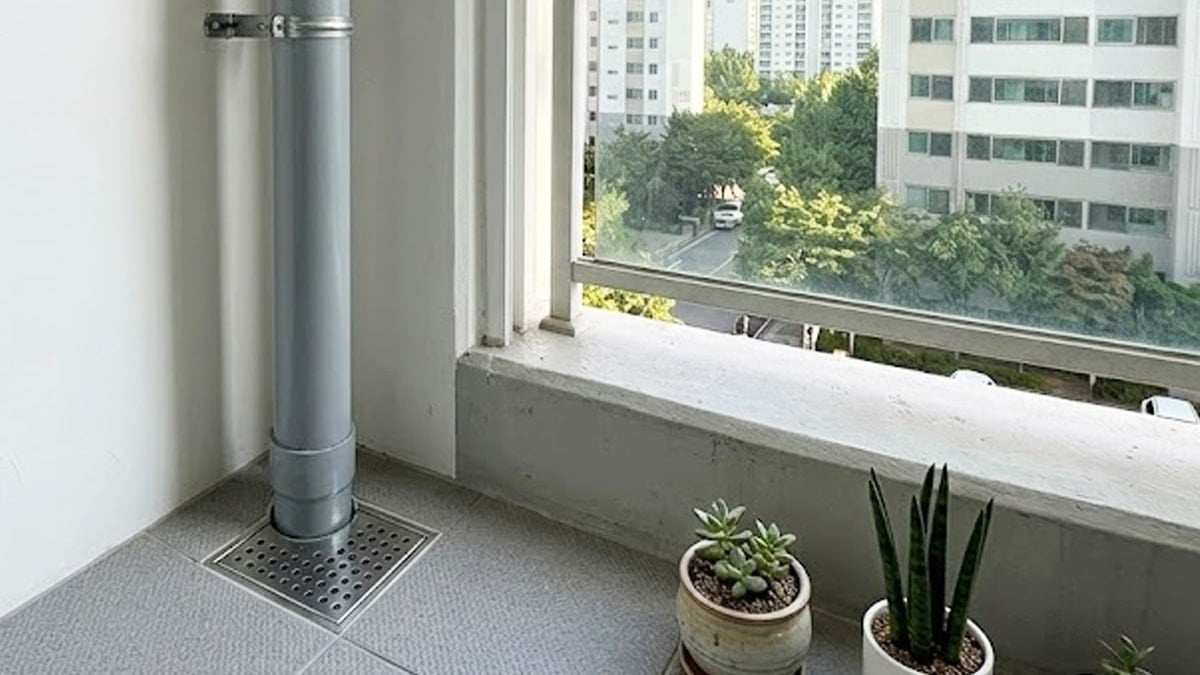 깨끗한 베란다 우수관 깨끗한 베란다 우수관