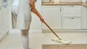 주방 바닥 청소