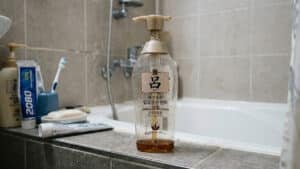 거의 다 쓰고 남은 샴푸