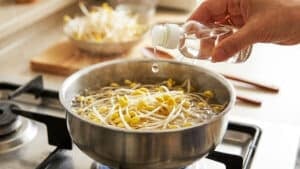 식초로 콩나물 비린내 잡는 법