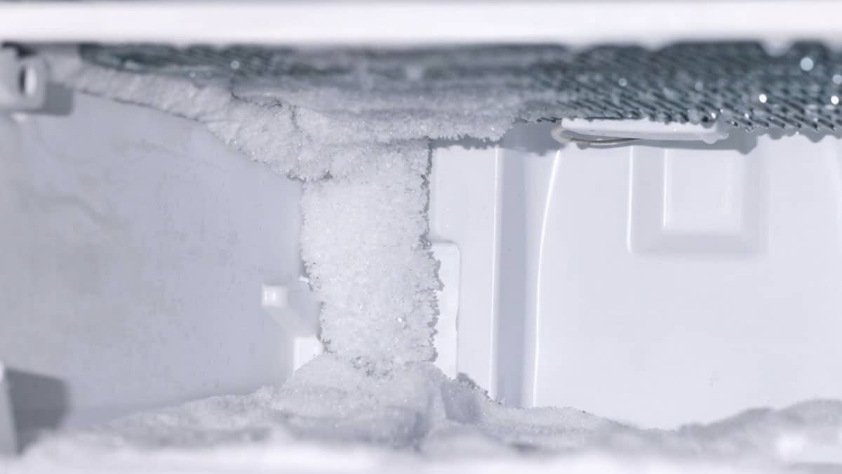 냉장고에 음식 ‘이렇게’ 넣지 마세요…전기세 몇배는 더 나오는 습관 입니다