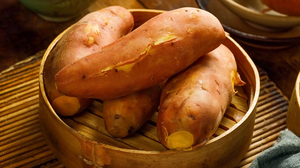 고구마 찔 때 ‘이 온도’ 유지해보세요…설탕 없이도 꿀처럼 달콤해지는 비결입니다