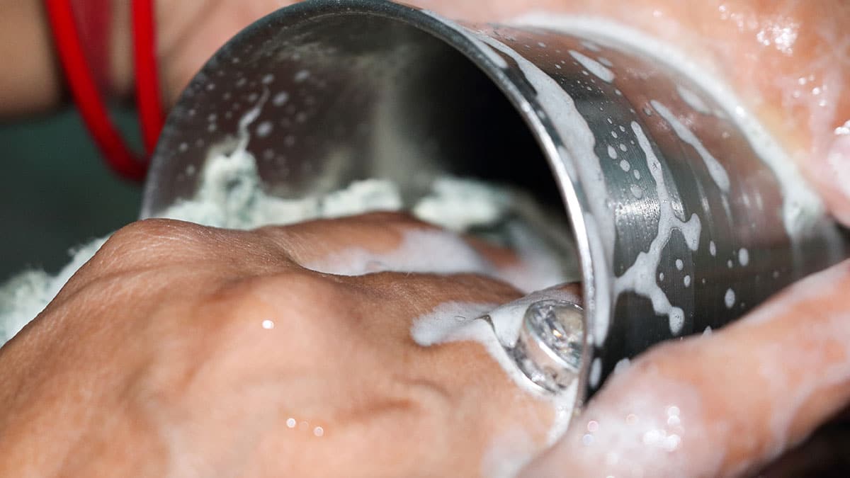 “텀블러 씻고 끝내지 말고 한 번 더 담가보세요”… 이걸 몰라서 계속 냄새 났습니다