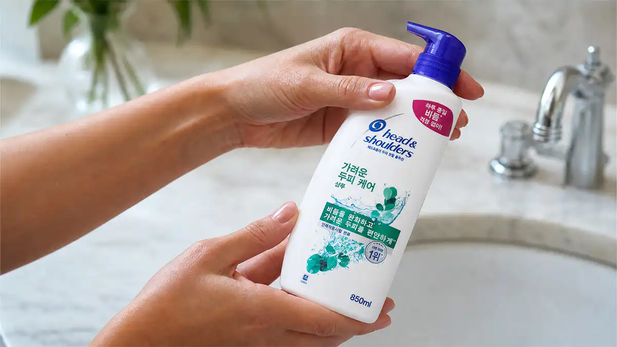 “다 쓴 샴푸통 그냥 버리지 마세요”… 베테랑 주부도 몰랐던 세탁 꿀팁이 있습니다